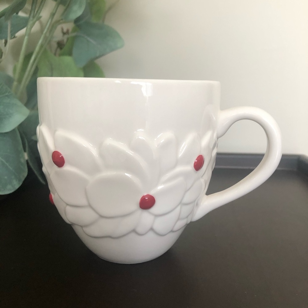 Starbucks 2004 Holiday White Red Berry Coffee Mug